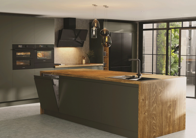 piekarnik, okap, wyspa kuchenna, duże okno, bateria zlewozmywakowa