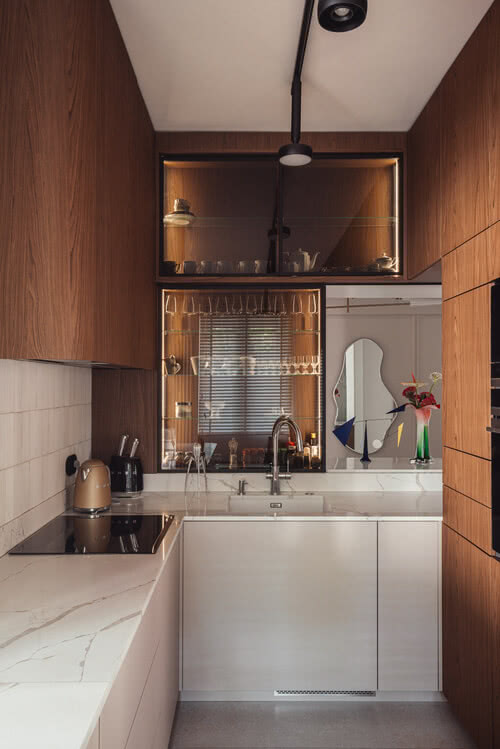 drewniane meble kuchenne odcień orzech