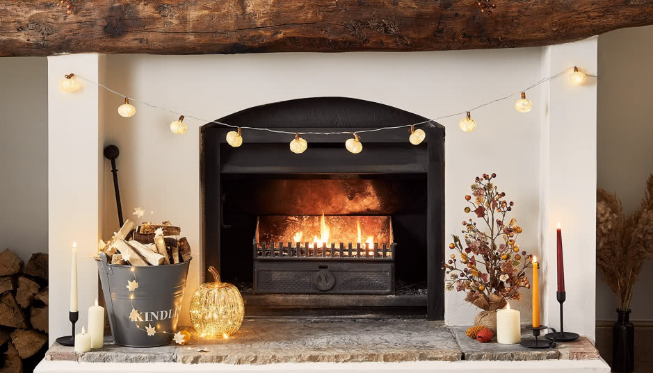 Nie tylko cegła! Czym obudować kominek?