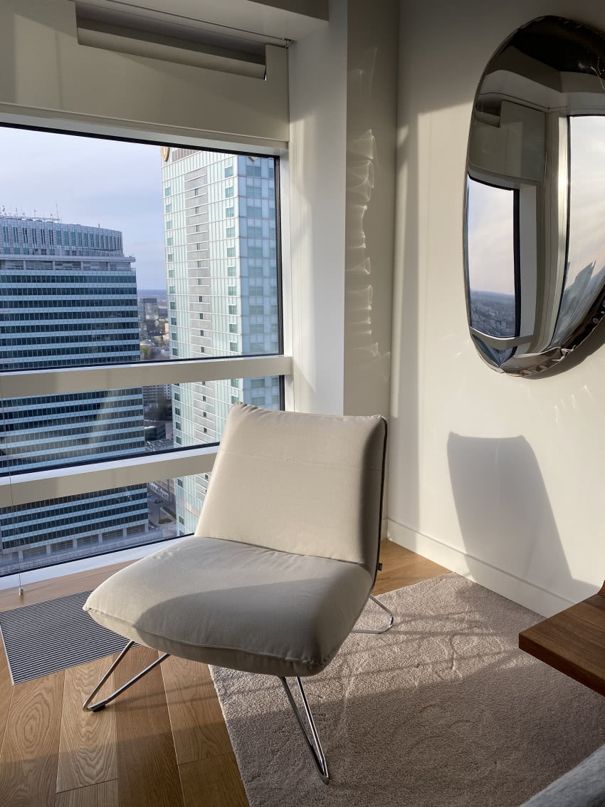 Złota 44, Oskar Zięta