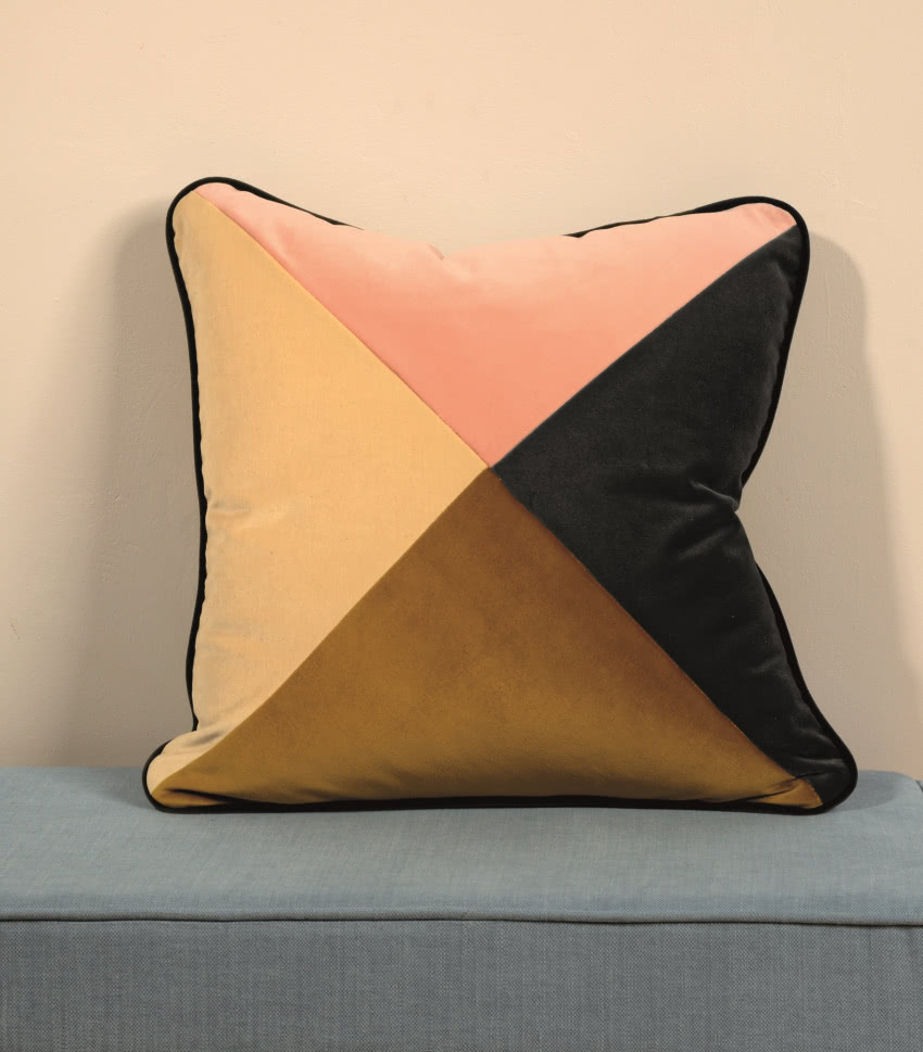 Ręcznie szyta poduszka z mięsistego weluru....