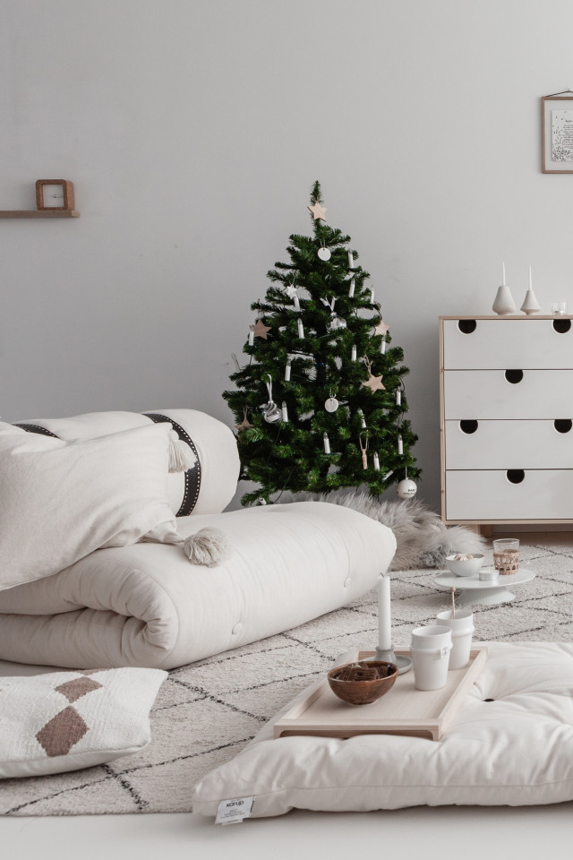 Choinka w trzech stylach - pomysły na stylizację