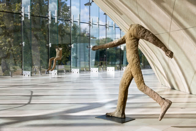 Abakan Tańcząca - Magdalena Abakanowicz