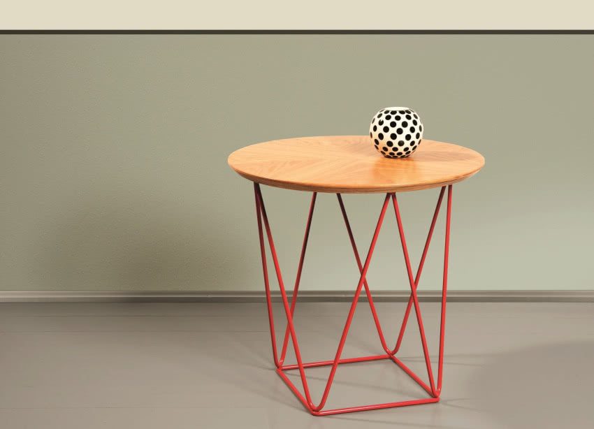 Stolik kawowy Luc o lekkiej konstrukcji....