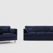 Drewniana ławka Leaning od Izabeli Bołoz