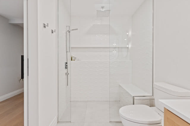 kabina prysznicowa z deszczownicą