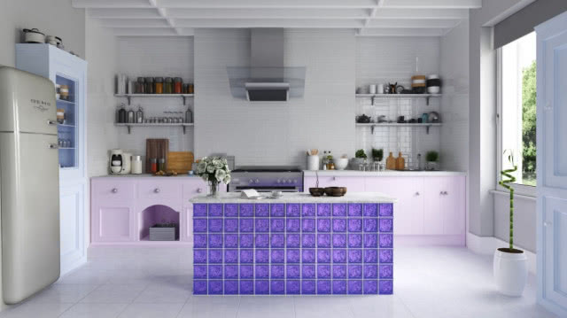 fioletowa wyspa na tle białej kuchni