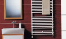 Grzejnik drabinkowy w łazience
