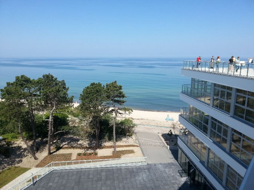 Taki widok roztacza się z tarasu penthousu,...