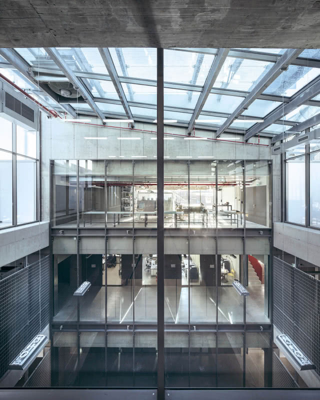 Technologiczne Centrum Akademii Sztuk, Architektury i Designu, Praga, Czechy