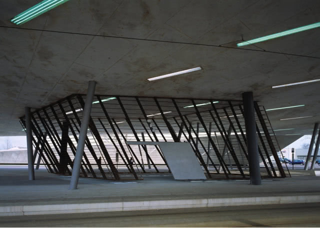 Parking i dworzec tramwajowy Hœnheim Nord projektu Zaha Hadid, fot. Roland Halbe