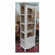 Witryna w stylu Shabby Chick