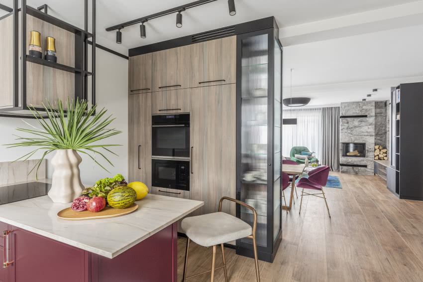 Częściowe zamknięcie kuchni pozwoliło stworzyć...