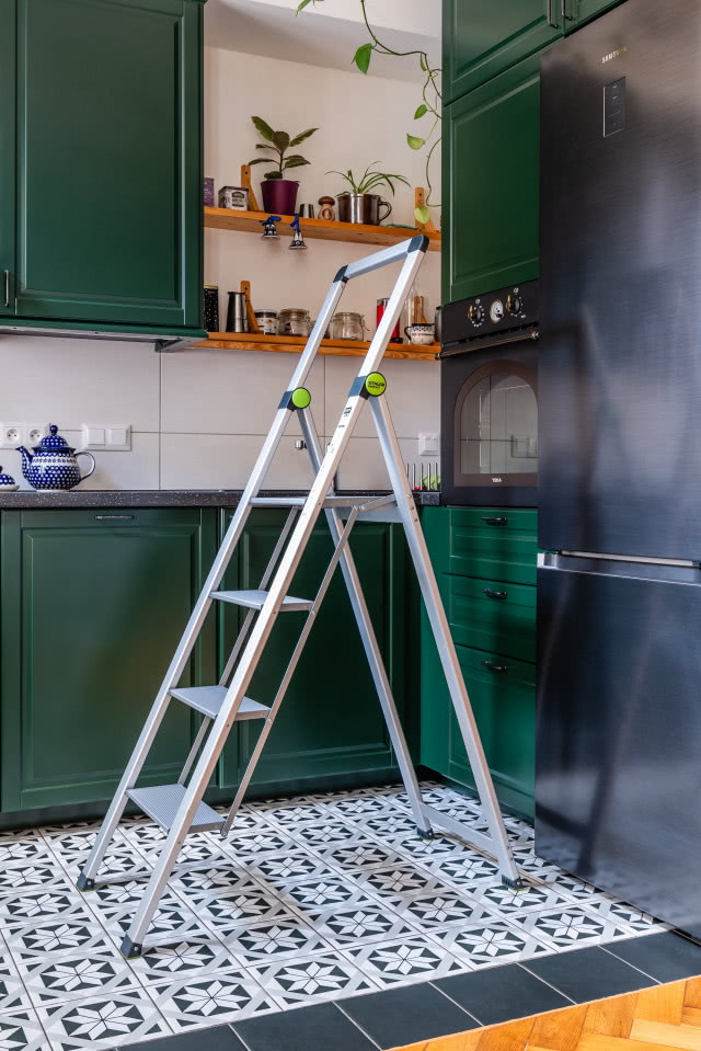 Nowoczesność w każdym detalu - drabiny SLIM STALCO PERFECT do małych i stylowych wnętrz