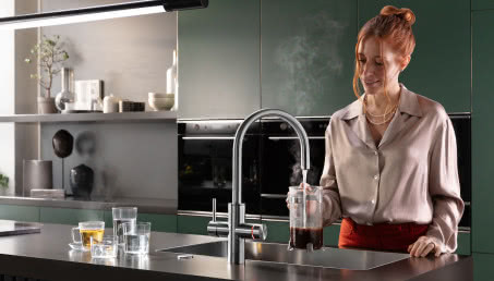 Jedna bateria, wiele możliwości - sprawdź, co oferuje Franke Mythos Water Hub!