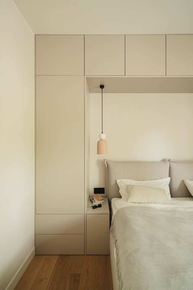 beżowa sypialnia aranżacja