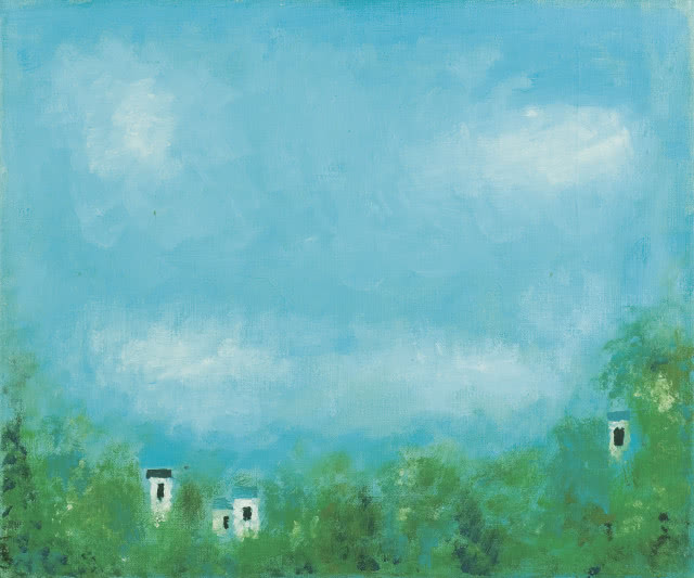 błękitne niebo i łąka z kwiatkami