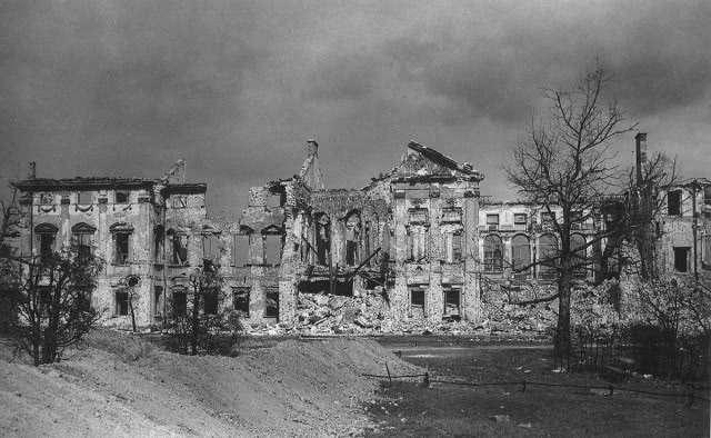 Pałac Krasińskich otwiera swoje drzwi - zajrzyj do odrestaurowanych wnętrz pełnych historii