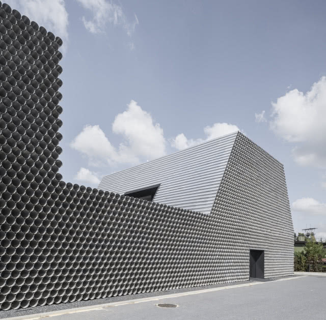 budynek z rur Robert Konieczny