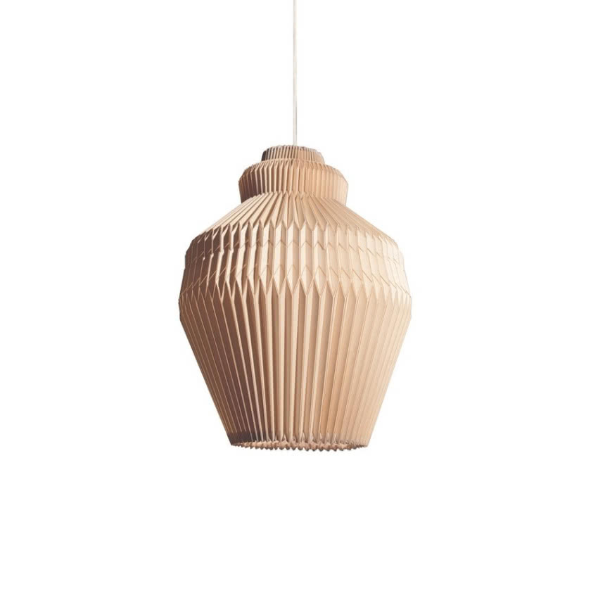 Plisowana lampa
Z tkaniny oraz drewna klonu...