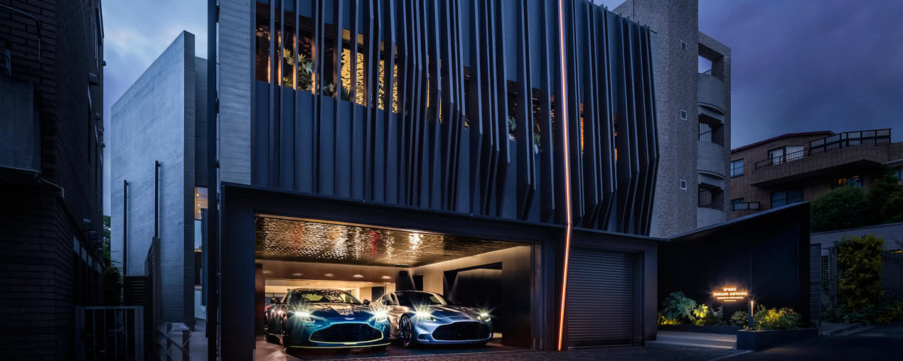Aston Martin stworzył dom, który wygląda jak supersamochód. Stoi w sercu Tokio