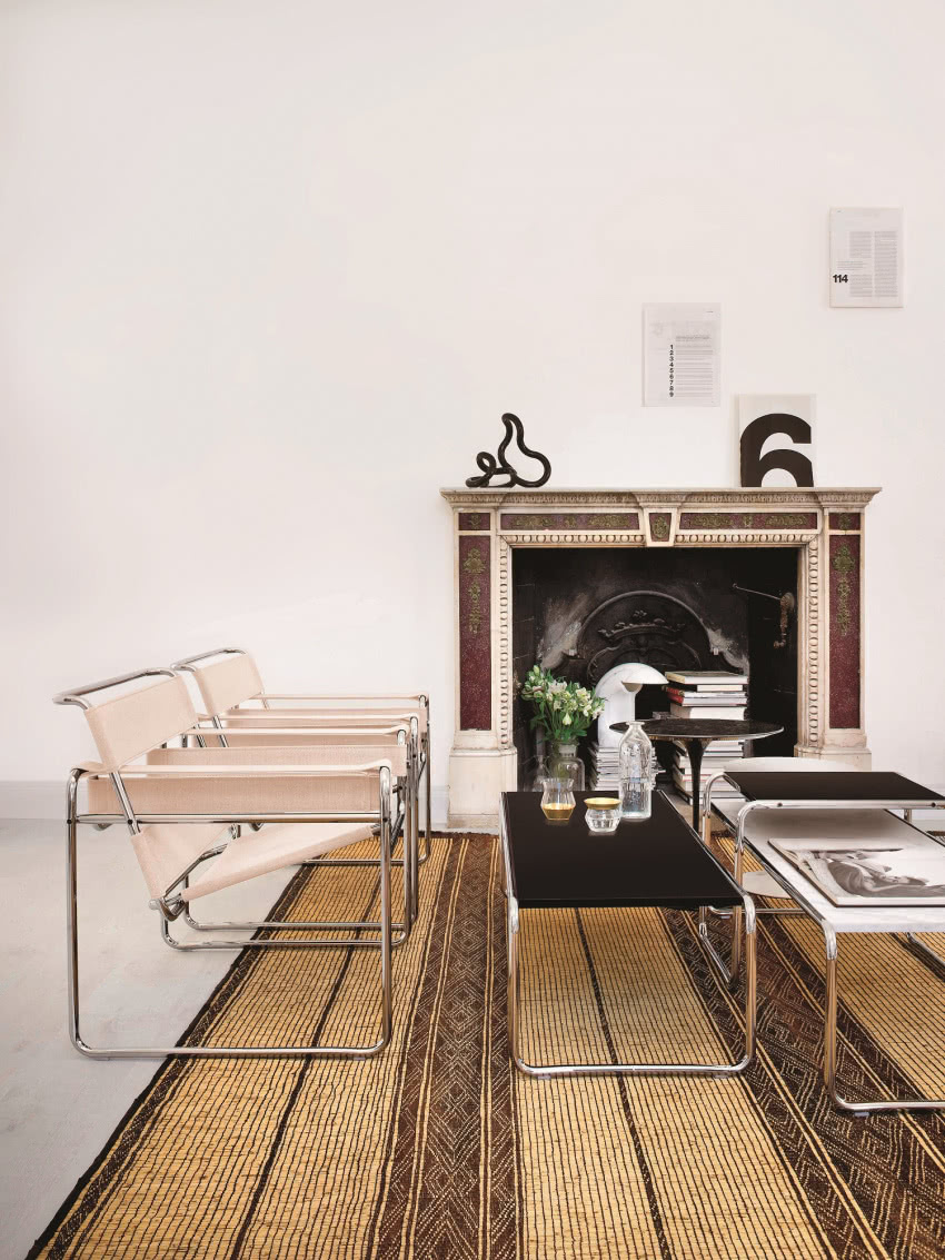 Krzesła Wassily i stoliki
Laccio (Knoll)...