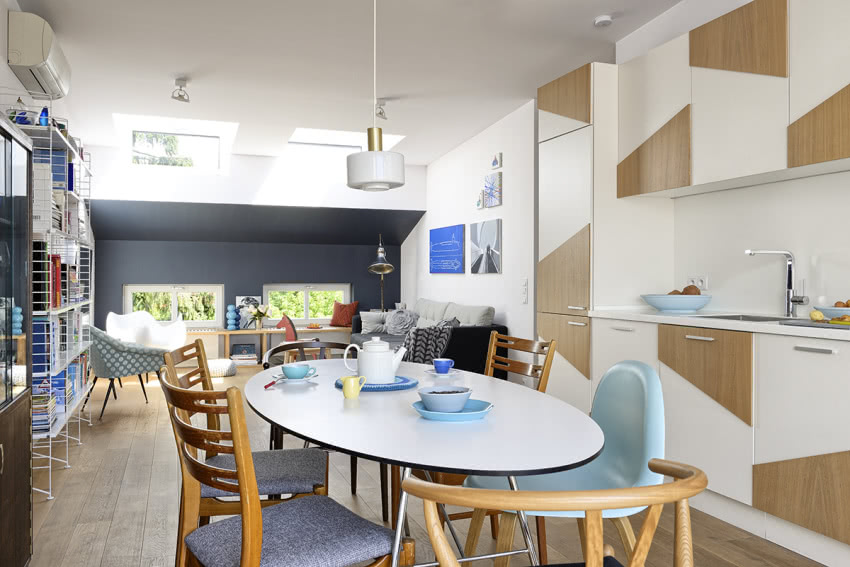 Fornirowane wstawki na kuchennych meblach dodają...