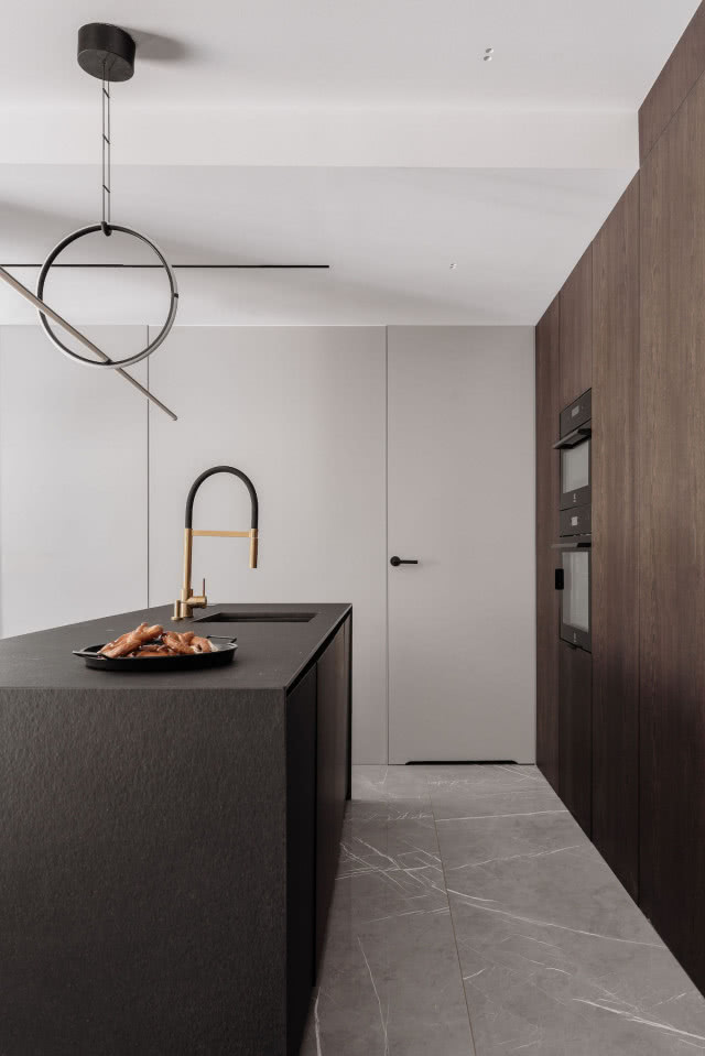 kuchnia ukryta w zabudowie 