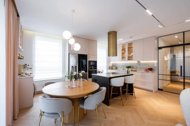 kuchnia z jadalnią i salonem