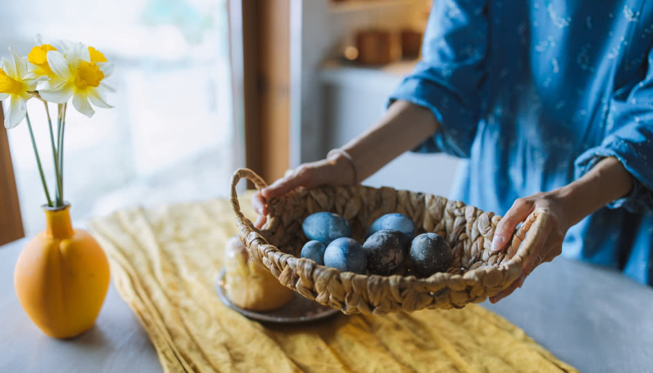 Jak ozdobić koszyczek wielkanocny? Jaki wybrać? Na szydełku, a może w stylu boho?