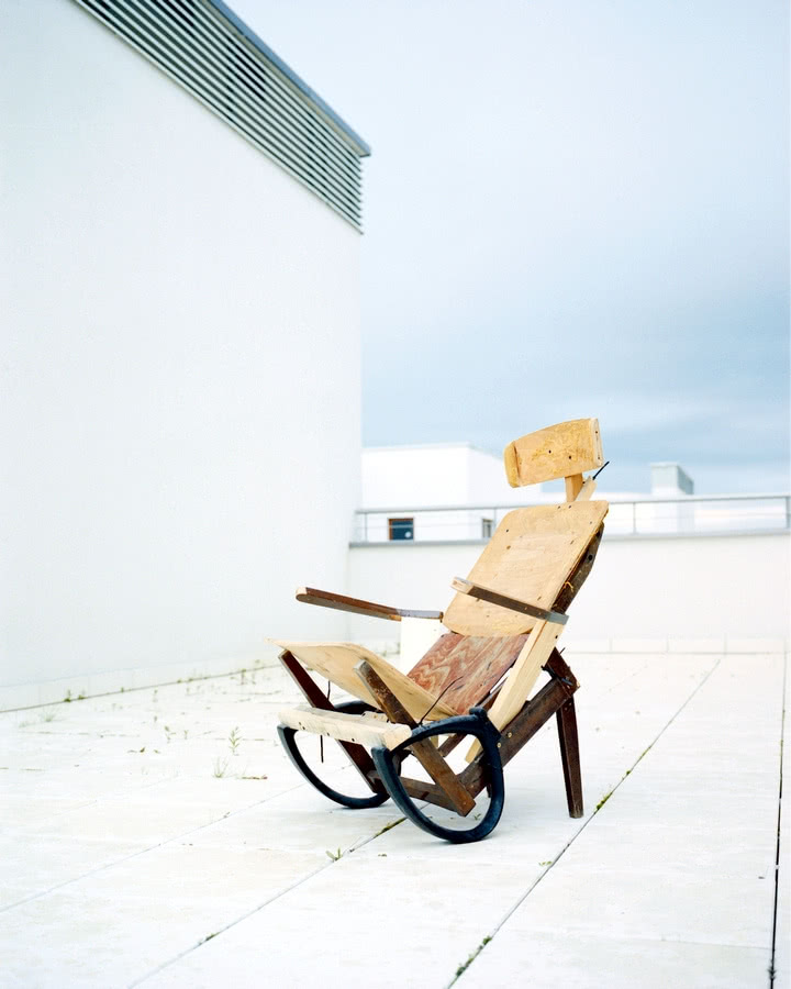 Fotel Bękart, który powstał w wyniku...