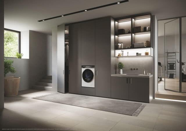 pralka w zabudowie, łazienka, szare fronty kuchenne, umywalka, pralnia, schody, siłownia, dywan