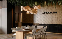 „Wejdź do domu” - inspiracyjna przestrzeń showroomu JUAN z produktami Geberit według koncepcji biura Monika Staniec Architekt Wnętrz