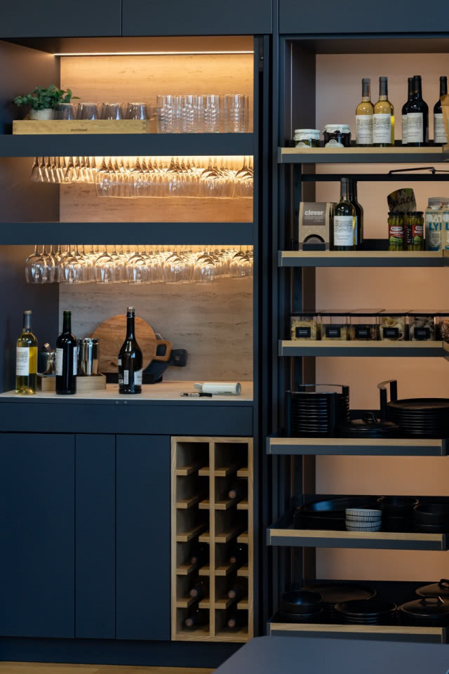 Wnętrze kompletne - Katarzyna Orwat tworzy nową ekspozycję showroomu PEKA