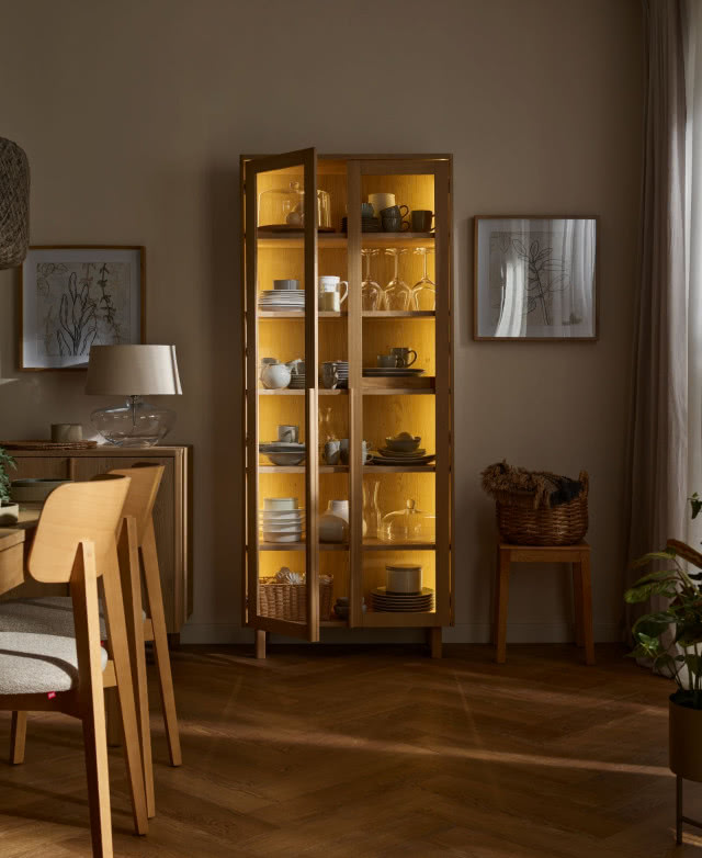 kredens przeszklony i podświetlony dąb VOX