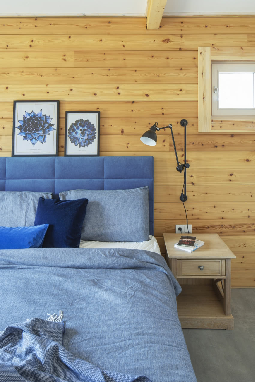 Sypialnia rodziców powtarza kolory, które...