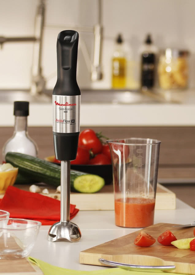 Przygotowanie potraw blenderem SlimForce marki...