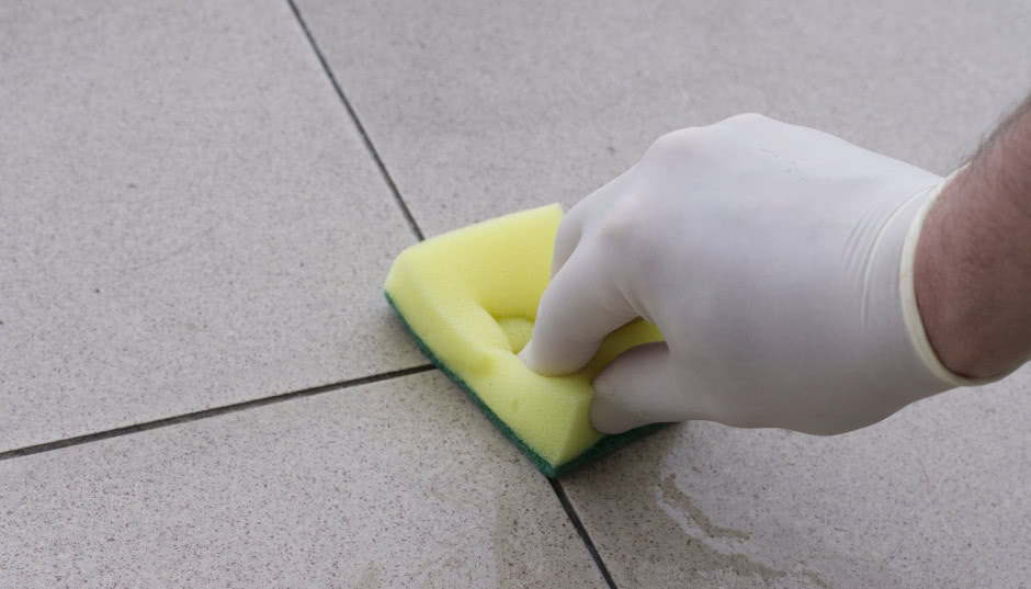 Domowe sposoby na czyszczenie fug. Zrobisz to bez wysiłku!