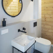 Łazienka została tu połączona z sauną. Piękne...