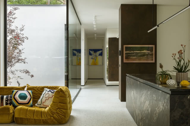 żółte sofy Togo Ligne Roset