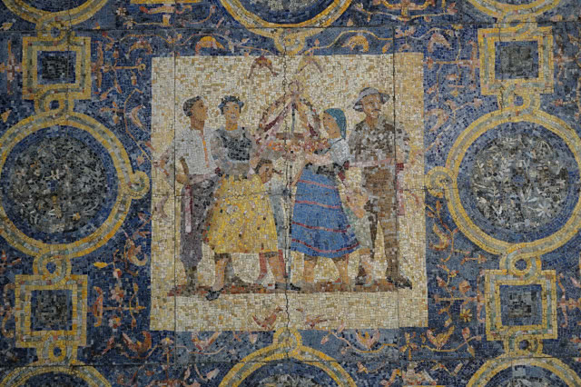 Cztery Pory Roku - Lato. Dożynki. Widok z bliska.