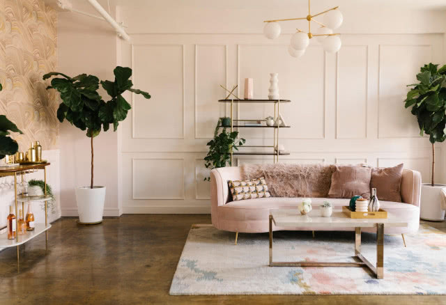 salon glamour kolor różowy i złote dodatki