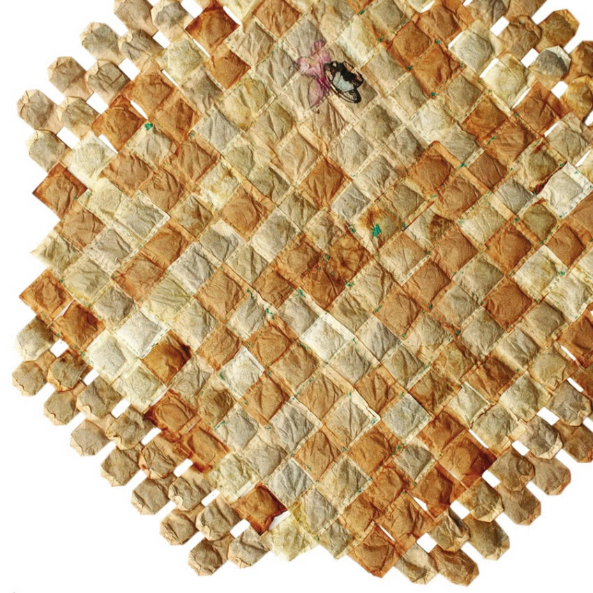 Patchworkowy obrus z torebek po herbacie...