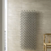 Drewniana ławka Leaning od Izabeli Bołoz