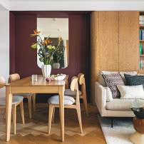 Sypialnia w salonie. Udana metamorfoza mieszkania w bloku z lat 70.