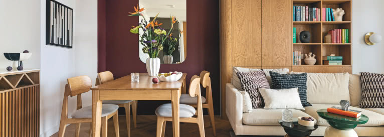 Sypialnia w salonie. Udana metamorfoza mieszkania w bloku z lat 70.