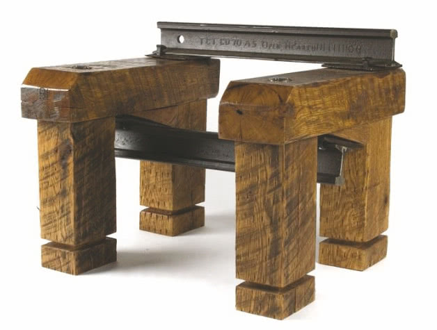 Fotel z szyn i podkładów kolejowych, Rail Yard...