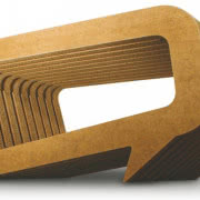 Stojak na butelki z winem, Rail Yard Studios.