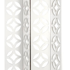 Białe meble, białe dodatki