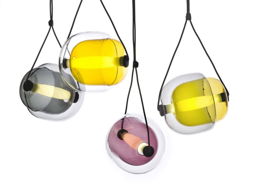 Kapsuła światła
Wiszące lampy składają się z...